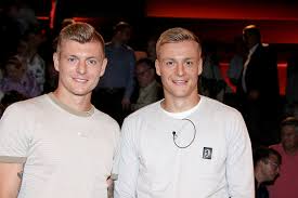 Felix-Kroos-vermogen Family