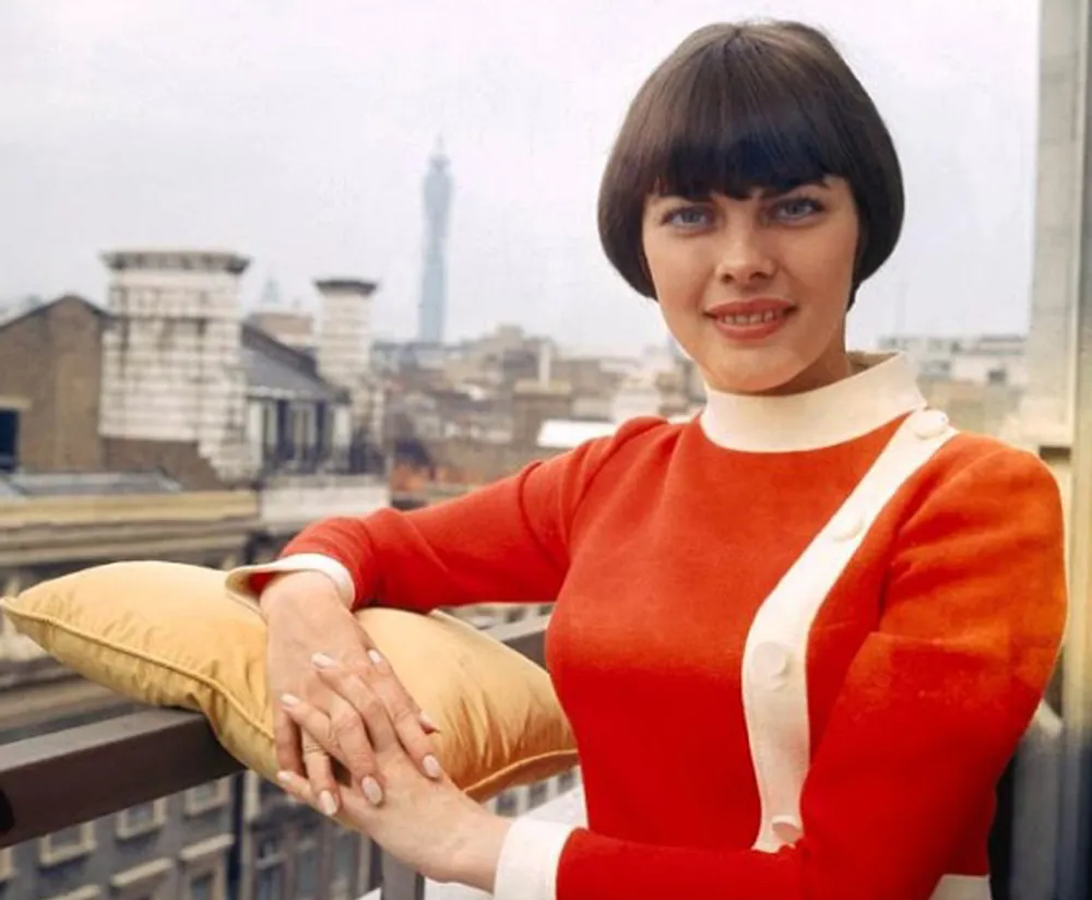 Mireille Mathieu Kleidung